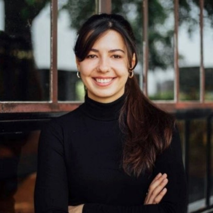 Elena Busarac, Autorin Longevity Guide